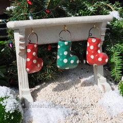 Christmas Mantle with Stockings