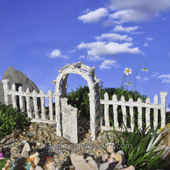 Crackle Gate with Arbor