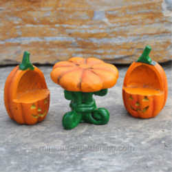 Pumpkin Table with Chairs